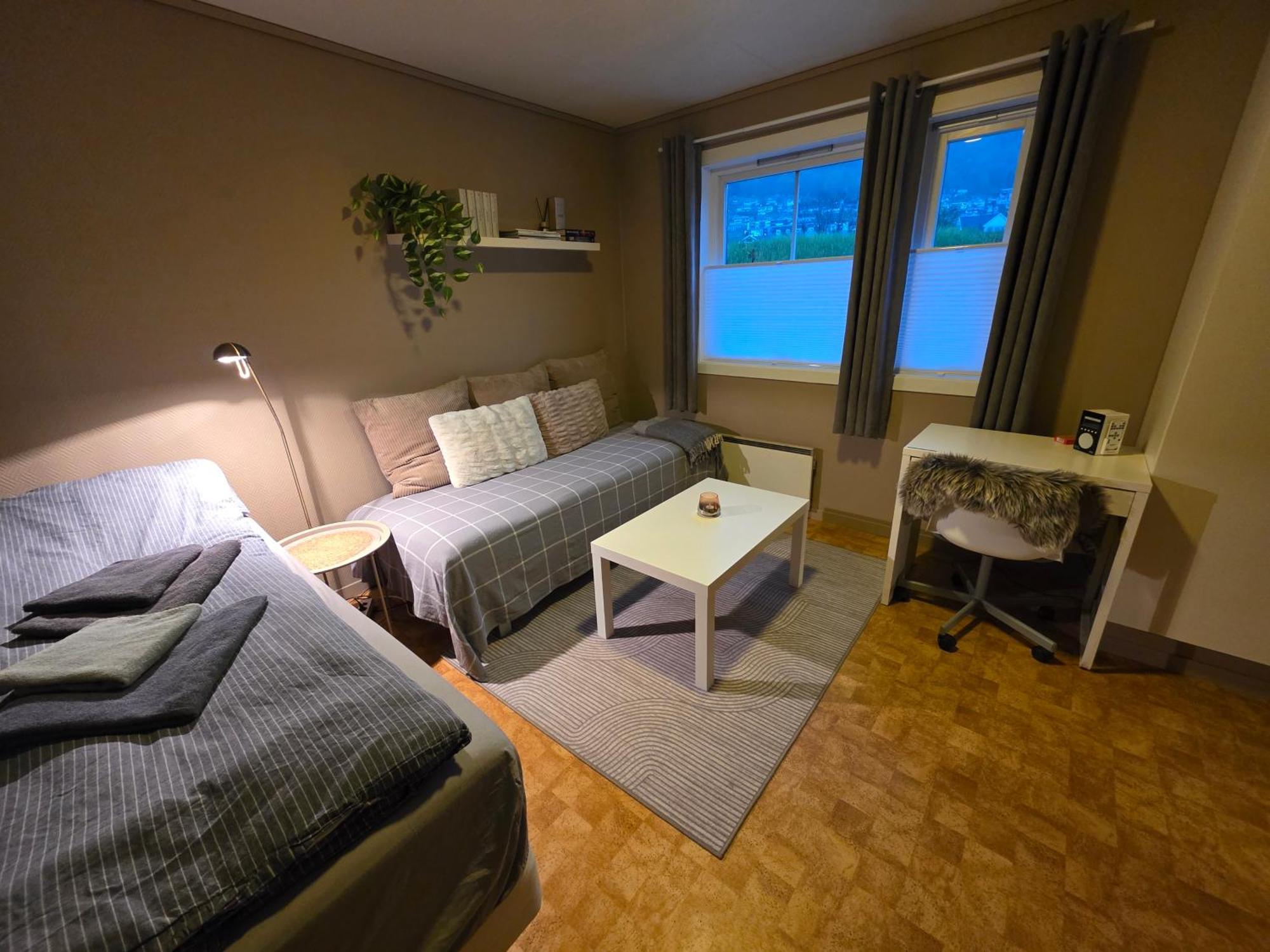 Rom Sentralt I Sogndal 호스텔 외부 사진