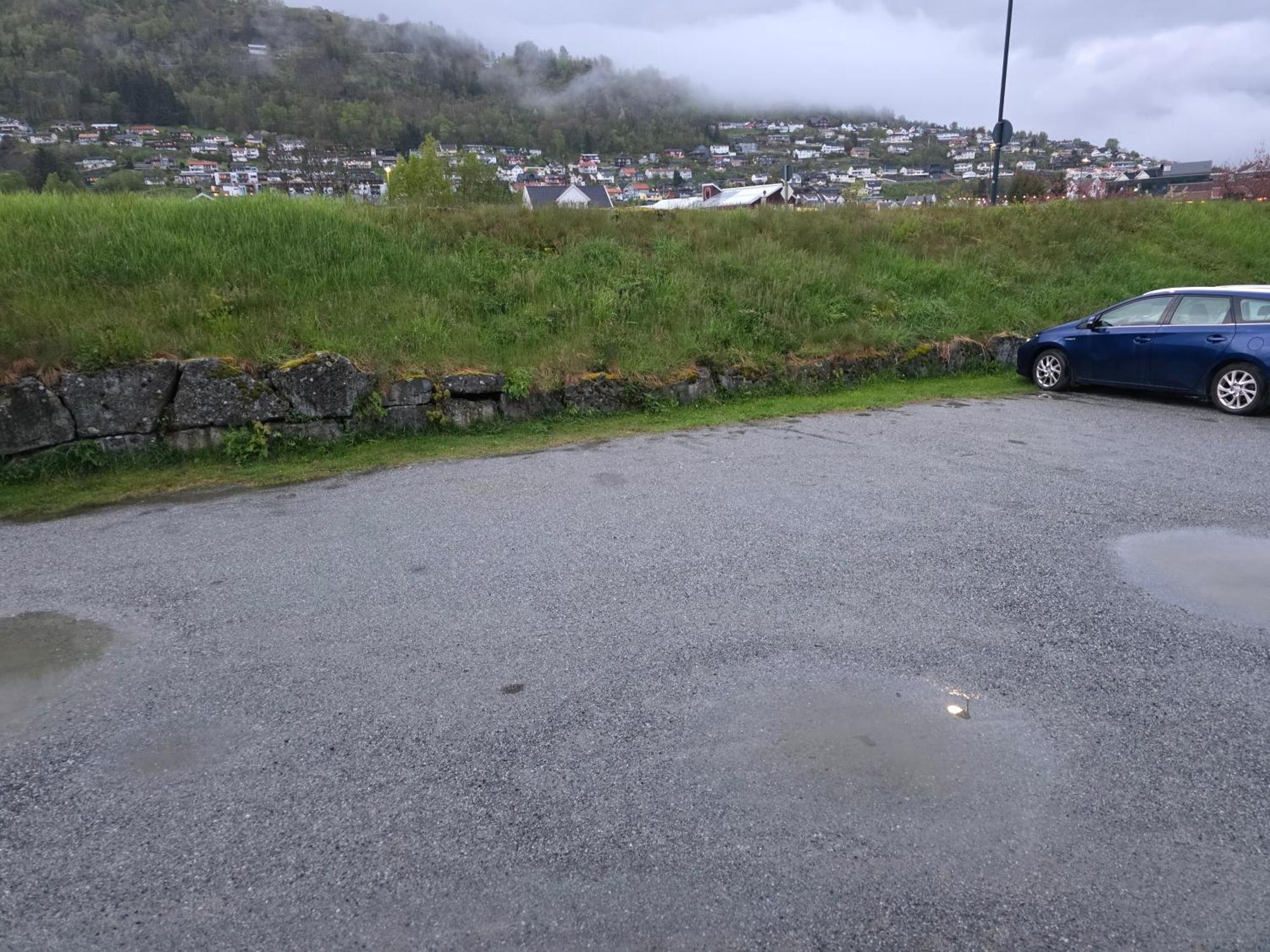 Rom Sentralt I Sogndal 호스텔 외부 사진
