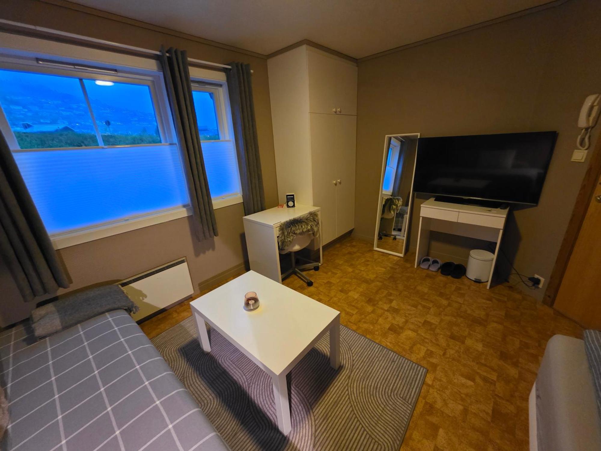 Rom Sentralt I Sogndal 호스텔 외부 사진